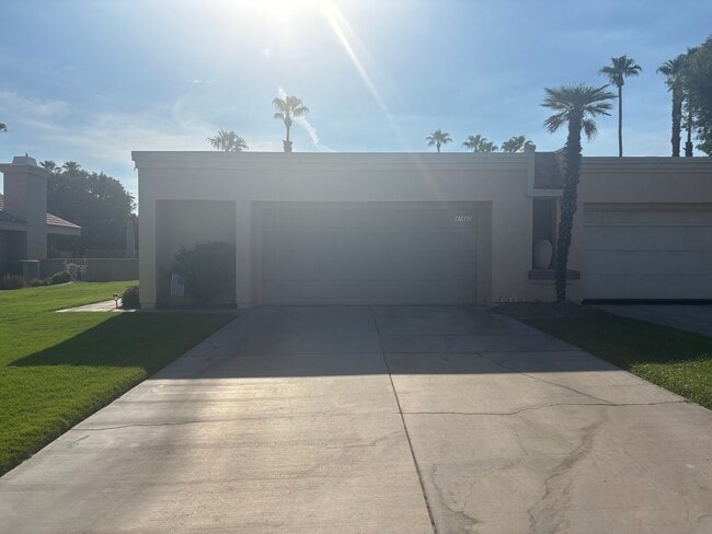 Building Photo - 41662 Aventine Ct
