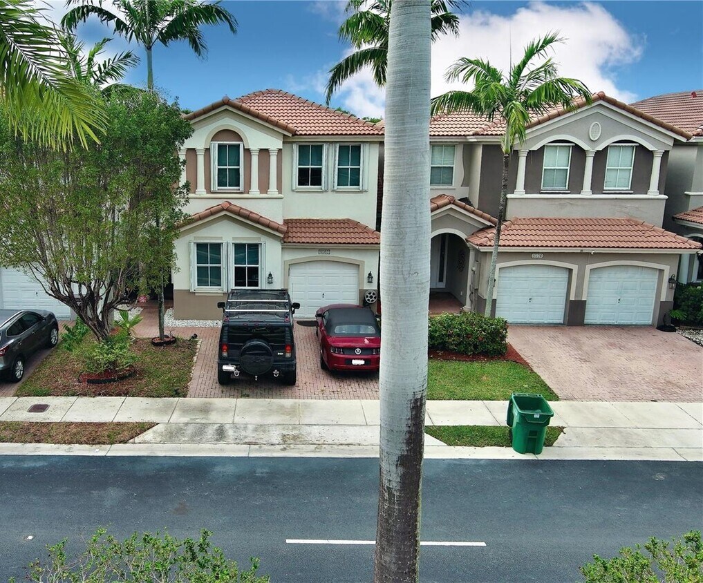 Foto del edificio - 8562 NW 108th Ave