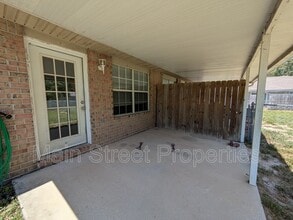 Building Photo - 3359 Green Briar Cir