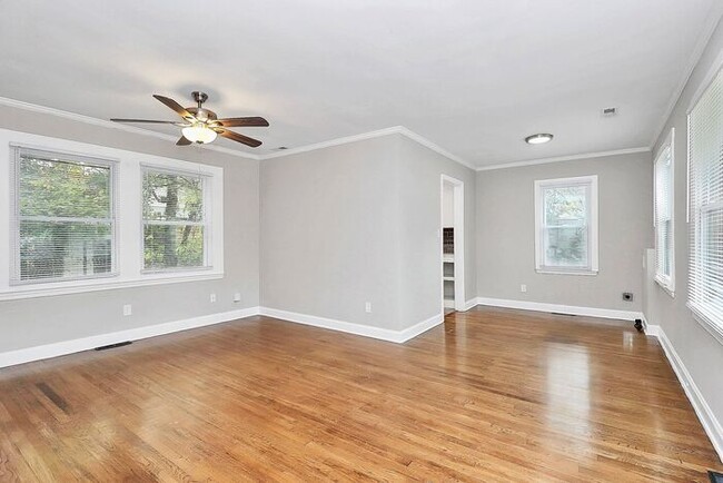 Foto del edificio - Charming 2BD/1BA Ranch in Druid Hills