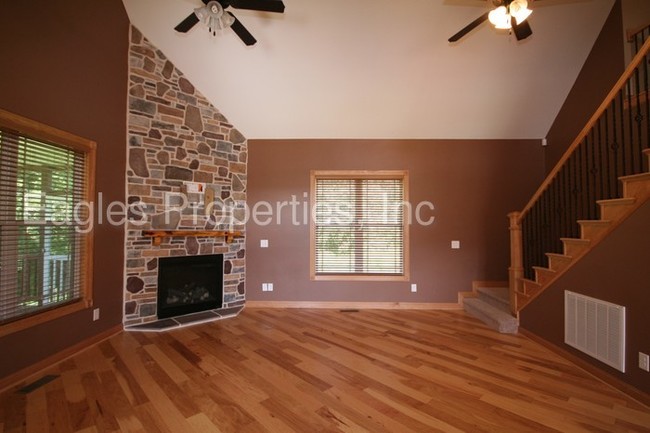 Building Photo - Rosewood Schools!