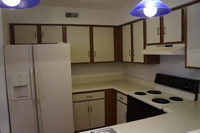 Building Photo - BEACH BOROUGH