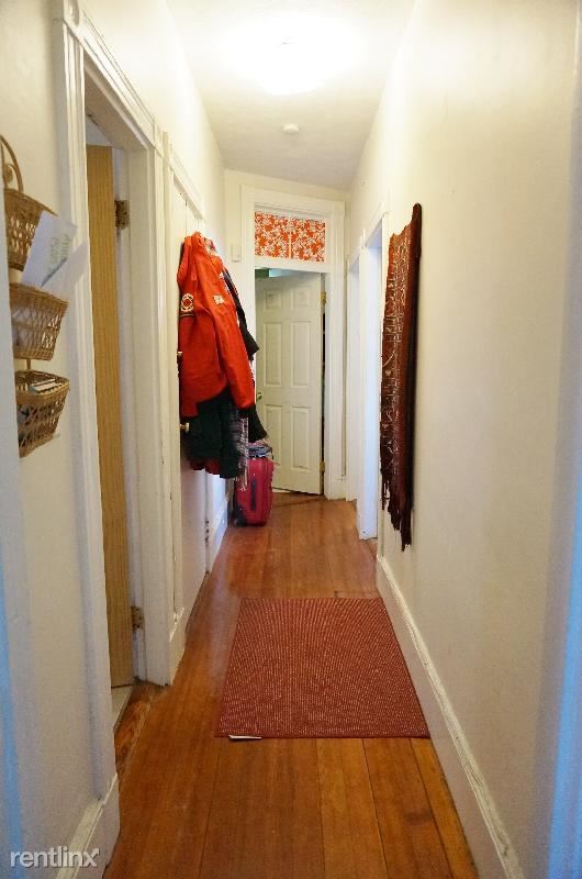 Foto del edificio - 72 Fisher Ave