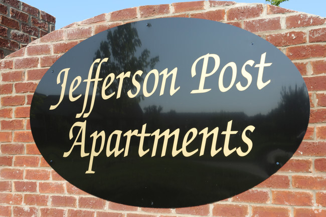 Entrance - Jefferson Post Apartments