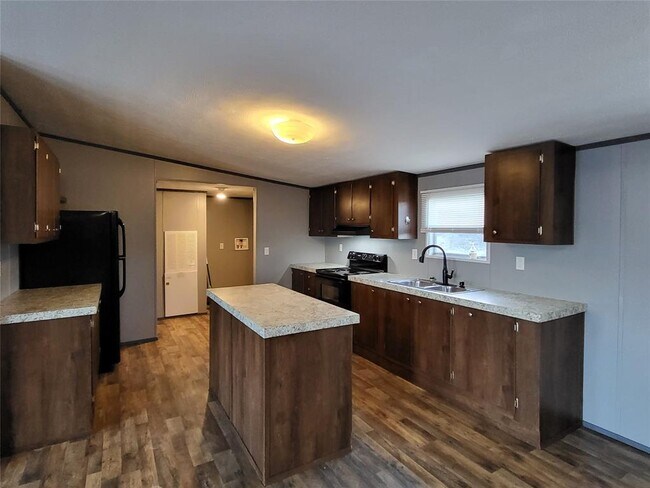 Foto del edificio - 21518 Cherry Hollow Dr