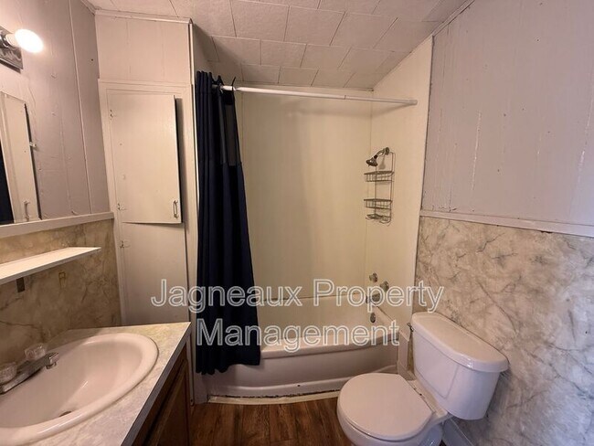 Foto del edificio - 417 W Logan St