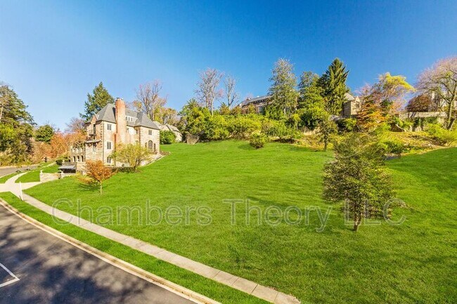 Foto del edificio - 2701 32nd St NW