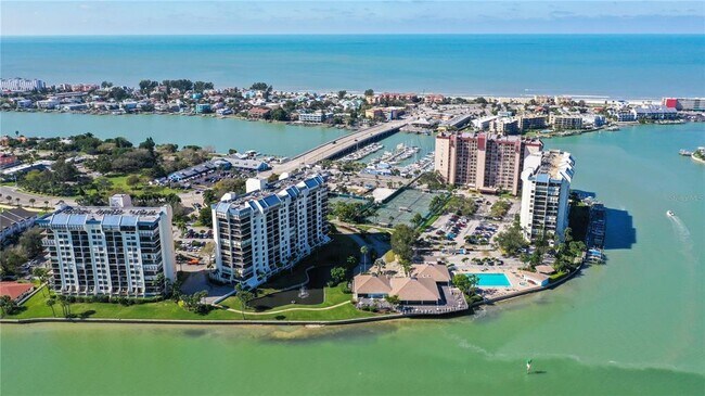 Foto del edificio - 9495 Blind Pass Rd