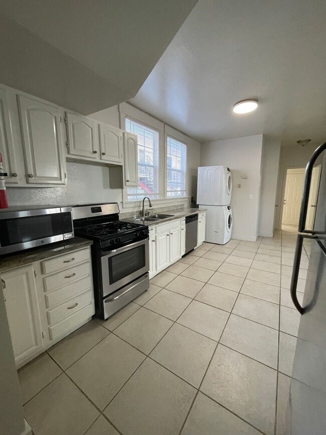 Photo - Great Upper Unit Apartment