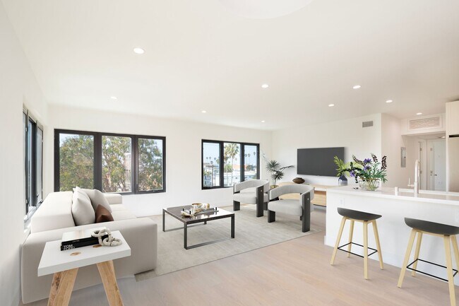 Foto del edificio - The Coastal Apartments