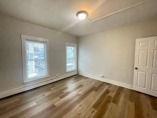 Building Photo - 51 Pennacook St