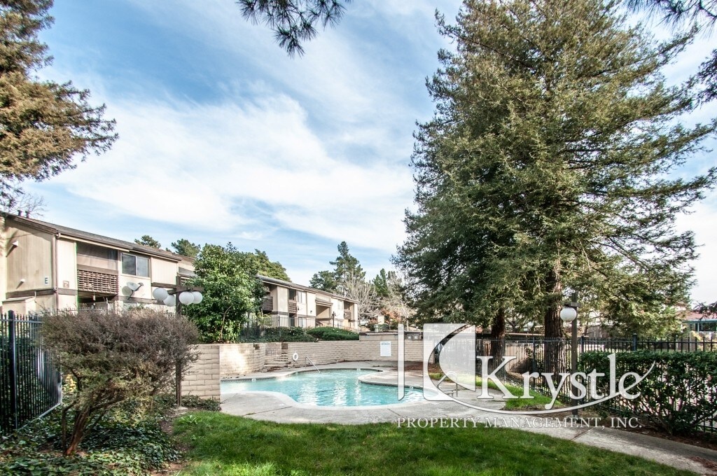 Primary Photo - Nice layout to condo near Hwy 29 and Hwy 37