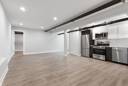 Foto del edificio - 7423 N Clark St
