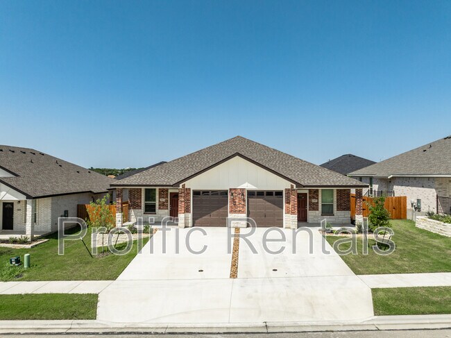 Foto del edificio - 5107 Rose Petal Ct