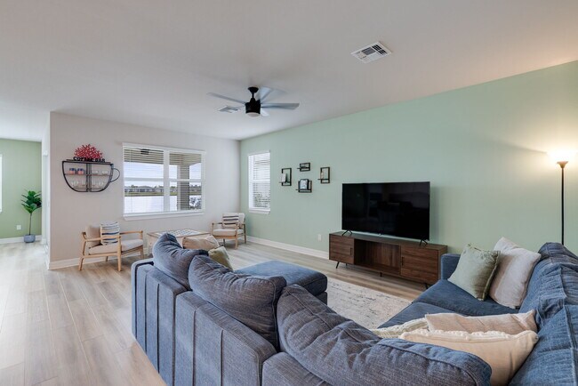 Foto del edificio - 44216 Saddlewood Ct