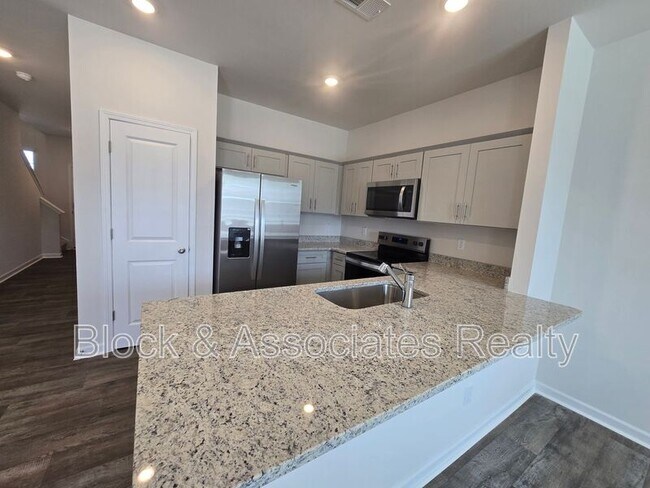 Building Photo - 1202 Broholmer Ln