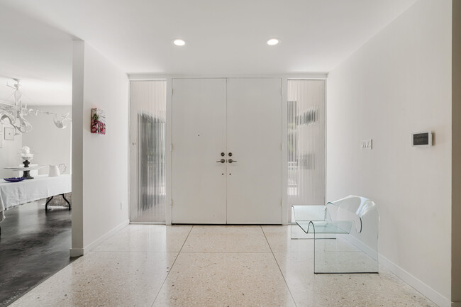 Foto del edificio - 3173 Dona Maria Dr