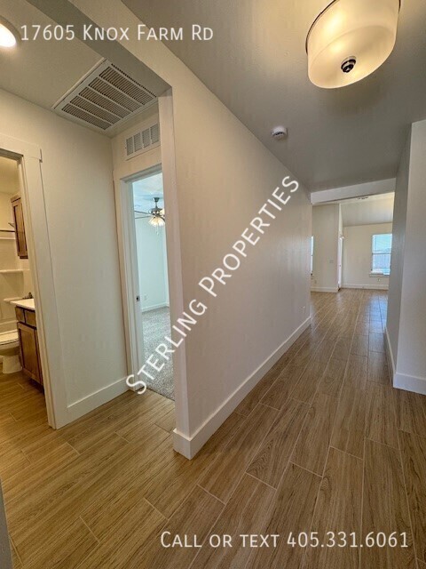 Foto del edificio - 17605 Knox Farm Rd