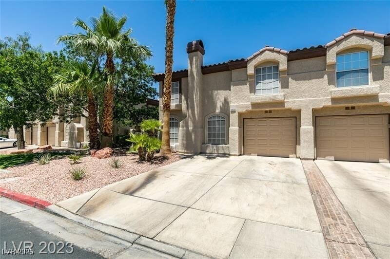 Foto principal - 2602 Country Maple Ave