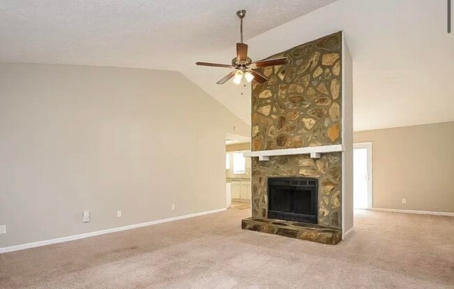 Building Photo - 217 River Run