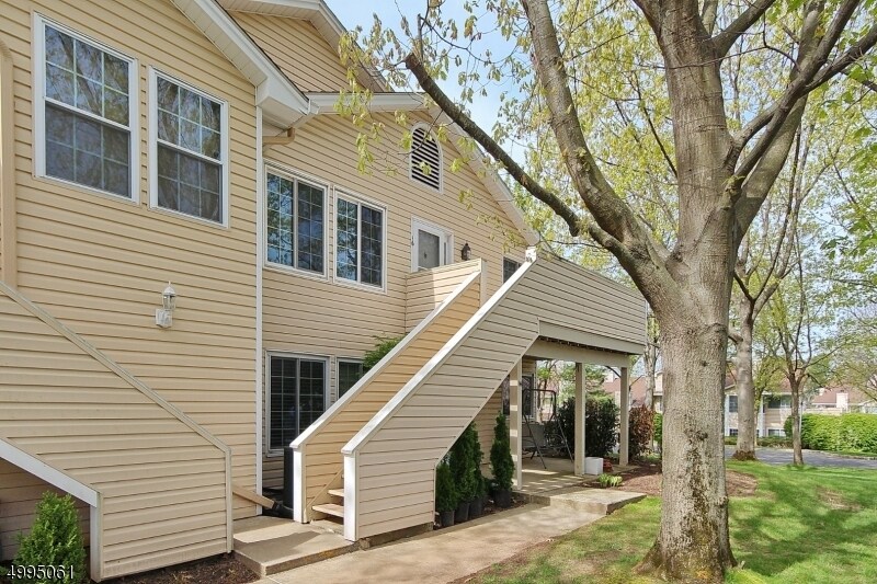 16 Wendover Ct, Bedminster, NJ 07921 Townhouse for Rent in Bedminster