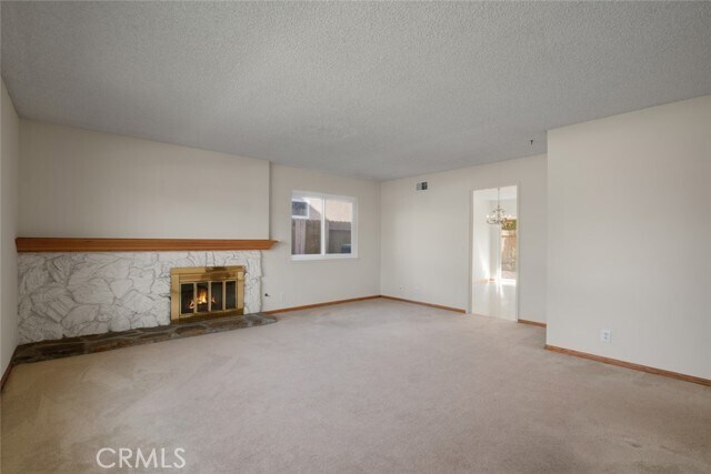 Building Photo - 8922 Pinehurst Cir
