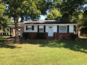 Building Photo - 2302 Bond Ave