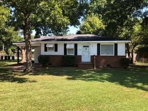 Building Photo - 2302 Bond Ave