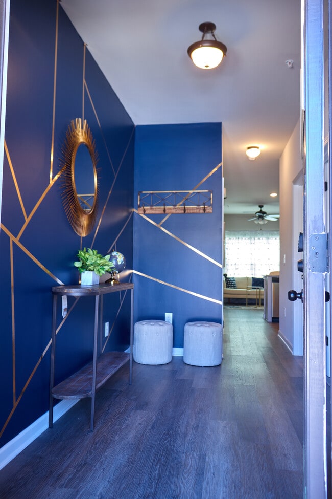 Building Photo - Room in Townhome on Bayrose Cir