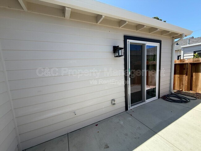 Foto del edificio - 727 2nd St