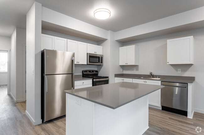 2BR, 2BA - 1,045 SF - 5 Points Apartments