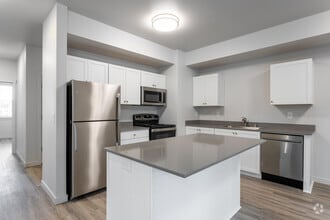 2BR, 2BA - 1,045 SF - 5 Points Apartments