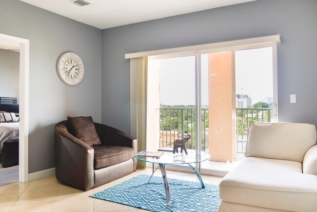 Foto del edificio - 2280 SW 32nd Ave