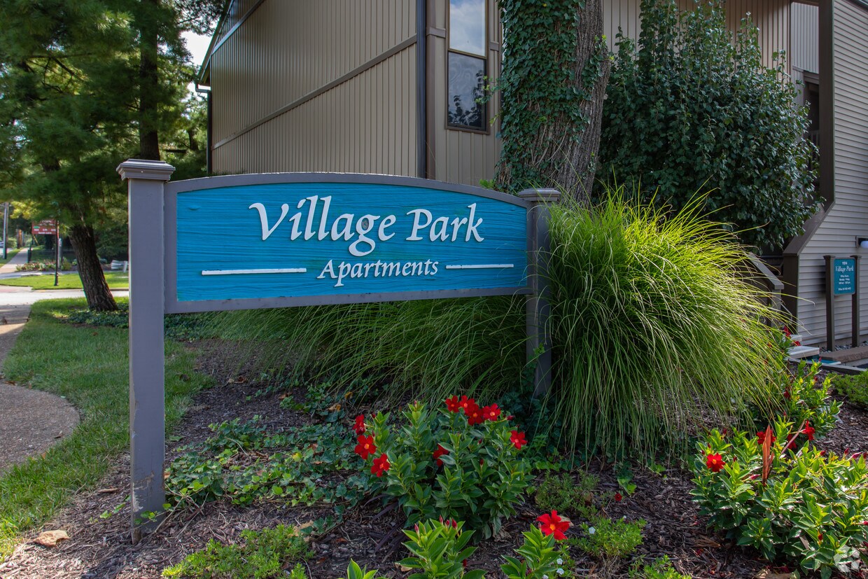 Señalización de la oficina de arrendamiento - Village Park Apartments