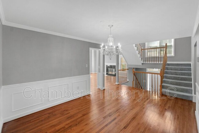 Foto del edificio - 2170 Kings Garden Way