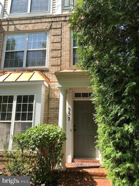 Building Photo - 357 Fallsgrove Dr