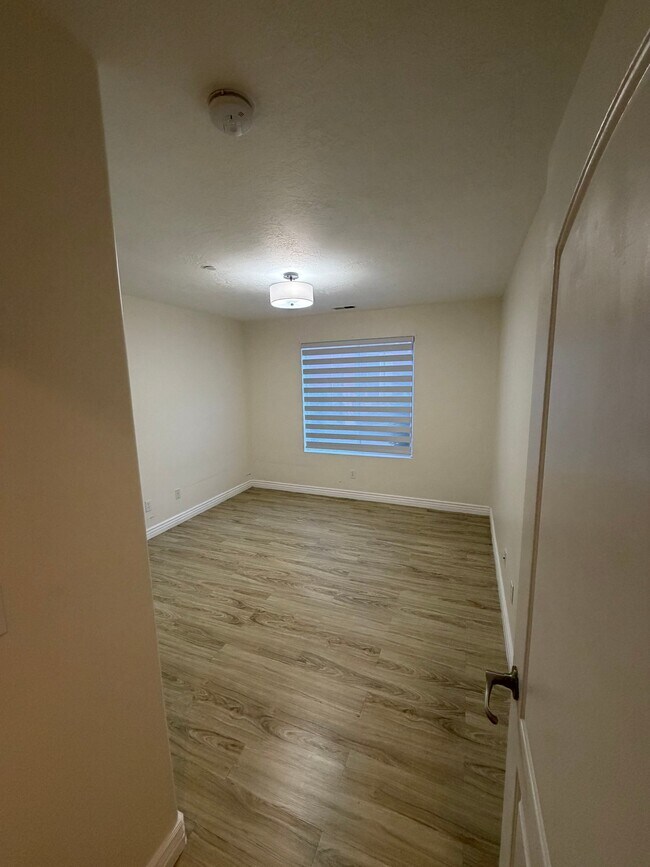 Foto del edificio - 372 S 930 W