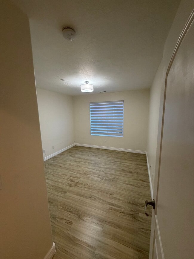 Building Photo - 372 S 930 W
