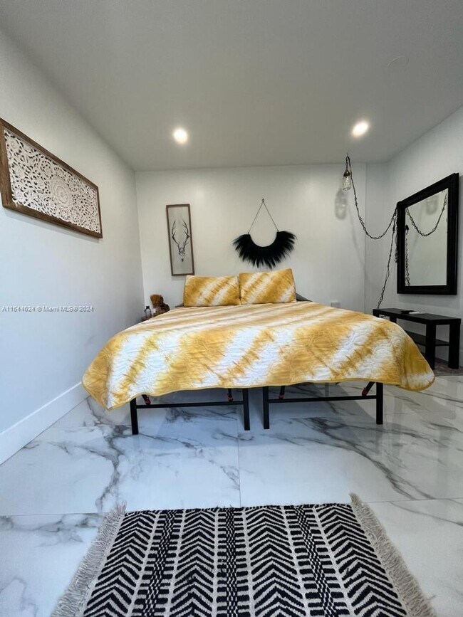 Foto del edificio - 14930 NE 7th Ct