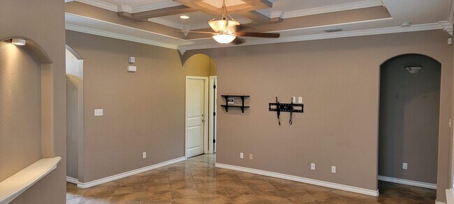 Building Photo - 2506 Date Palm Dr