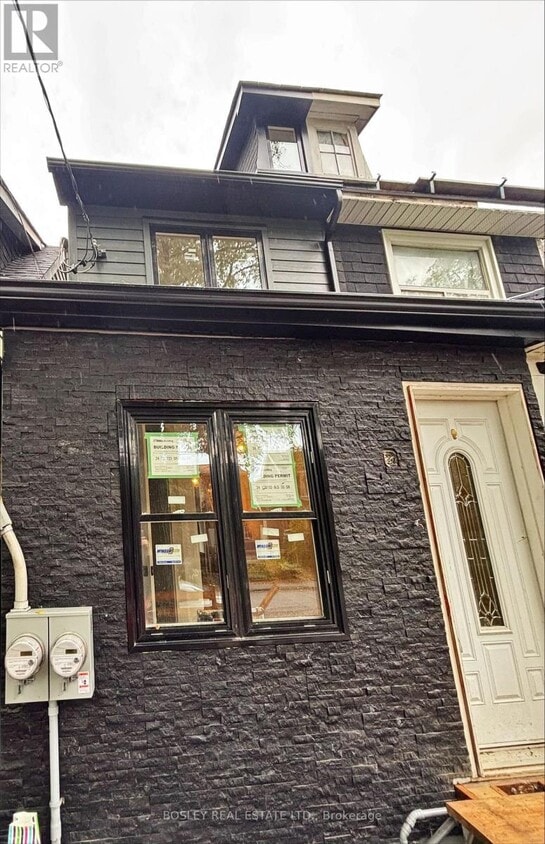 Building Photo - 686 Rhodes Ave