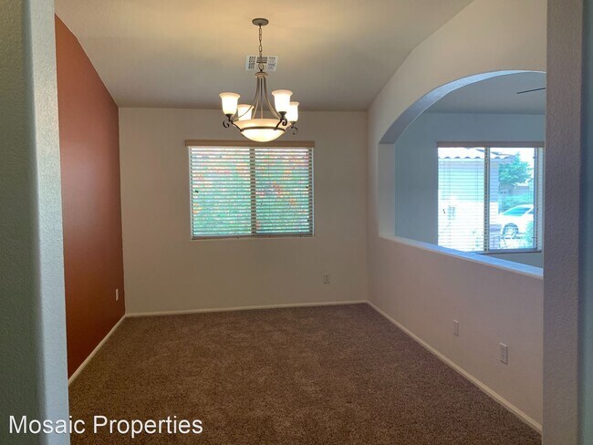 Building Photo - 3 br, 2 bath House - 708 E. Mule Train Trl.