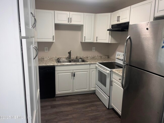 Foto del edificio - 6060 Mizzell Dr