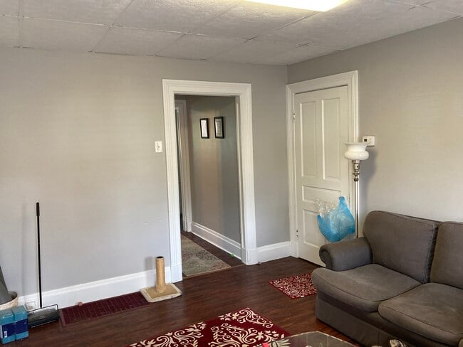Living room towards hallway and bedroom - 178 Pennsylvania Ave