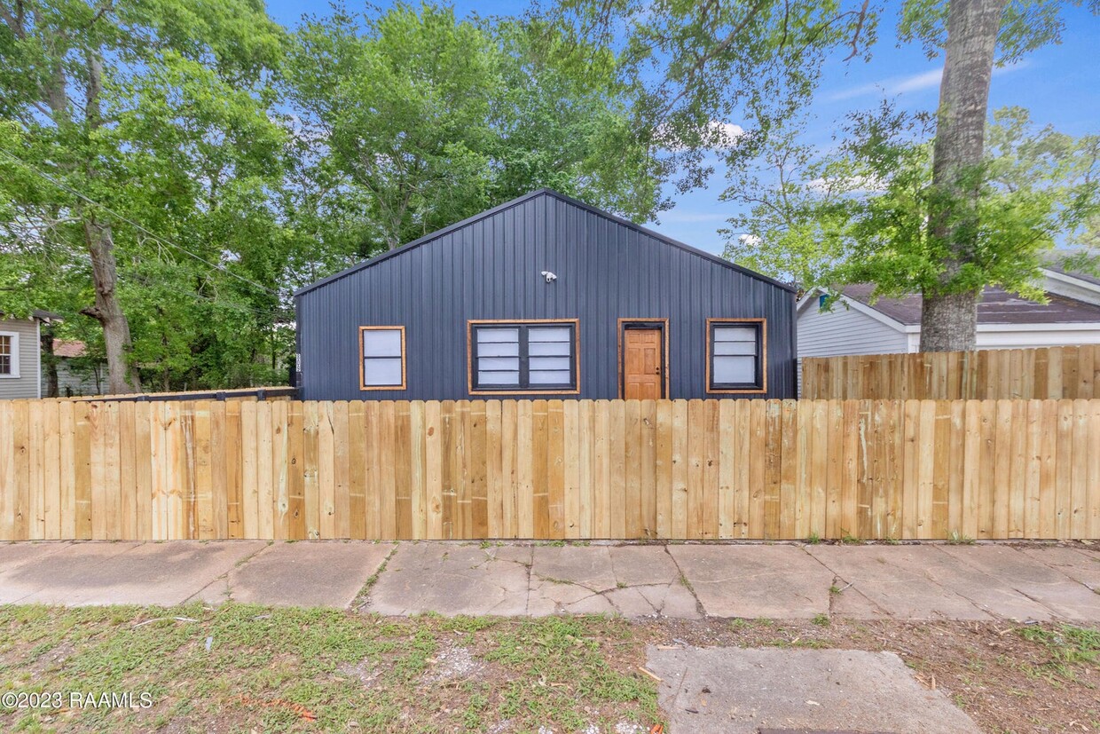 Foto principal - 809 E Vermilion St