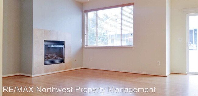 Building Photo - 3 br, 2.5 bath House - 7601 Rushmore Way NE
