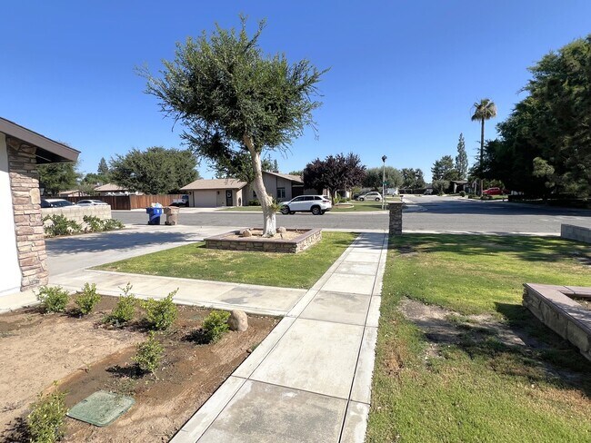 Building Photo - 7415 Hooper Ave