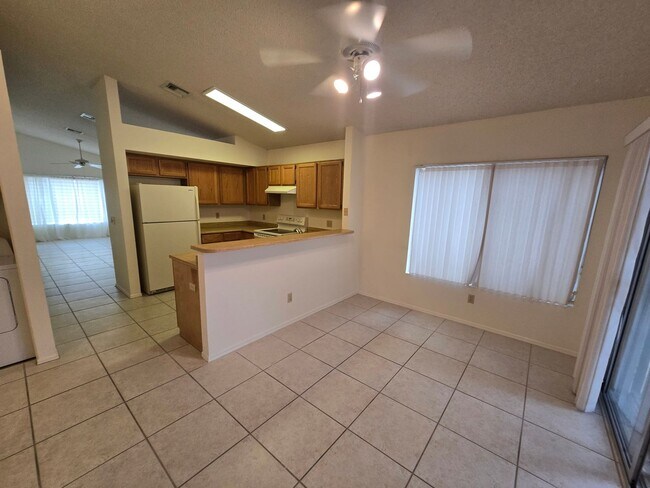 Foto del edificio - 1120 N Val Vista Dr