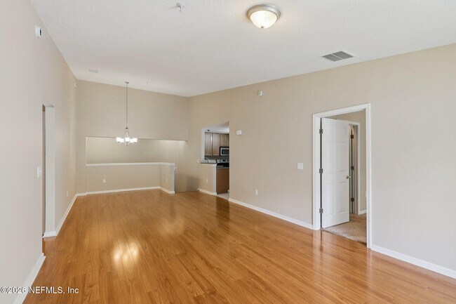 Foto del edificio - 7067 Deer Lodge Cir