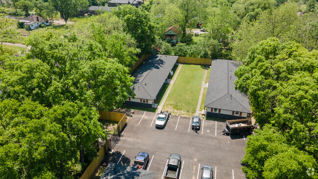 Building Photo - Duke Complex